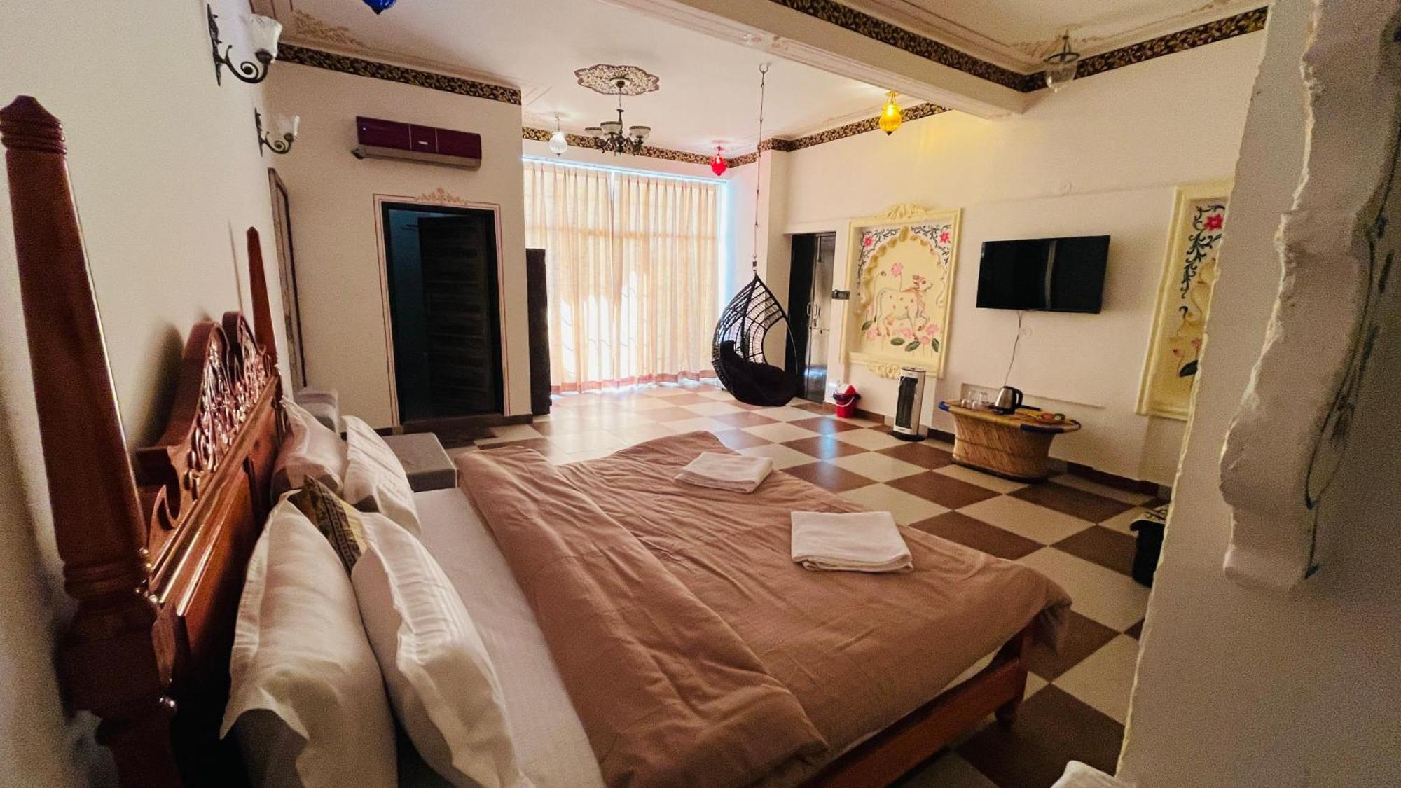 Hotel Ushaan Haveli Удайпур Экстерьер фото